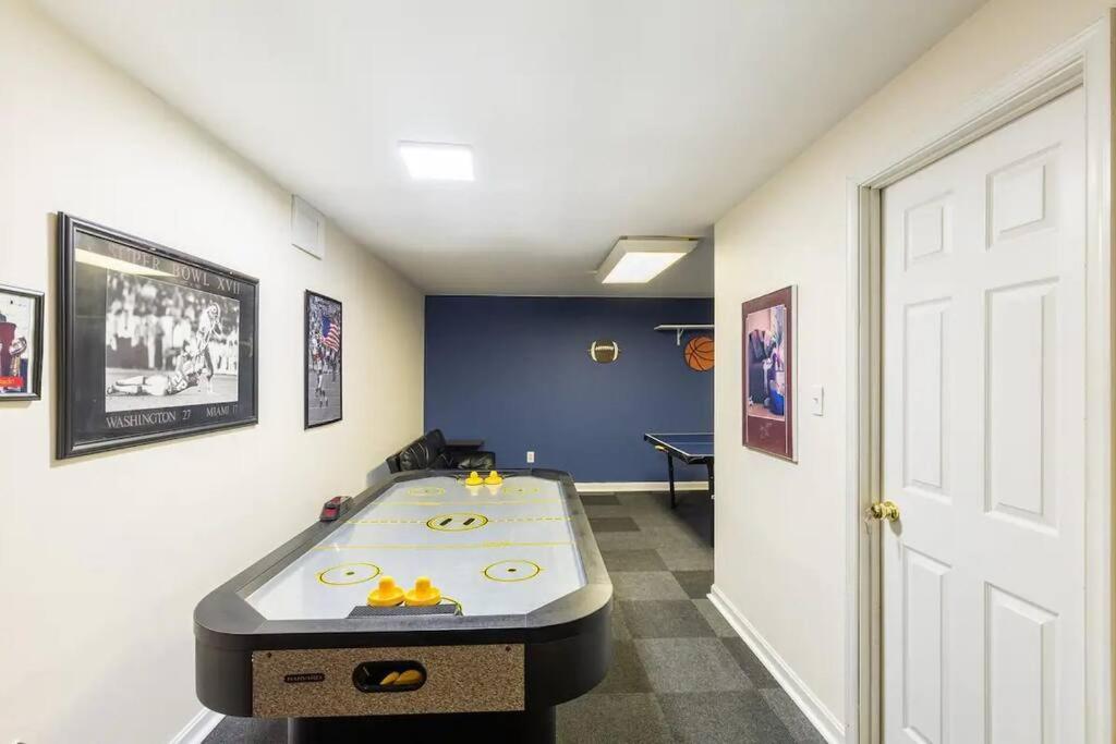 Lrge 5 Bedroom 9 Beds Near Dc-Pool, Hot Tub, Gym, Game Rm, Fire Pit Bowie Exterior foto